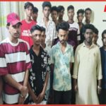 কুমিল্লায় কিশোর গ্যাংয়ের ২১ সদস্য গ্রেফতার, হাতুড়ি-ছুরিসহ বিভিন্ন অস্ত্র উদ্ধার